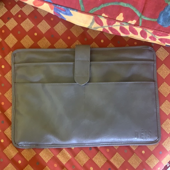 NWT Beis Convertible Mini Weekender in Grey ***GONE FOR GOOD** - Picture 4 of 6